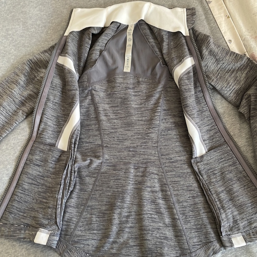 Lululemon Jacket - Picture 5 of 9